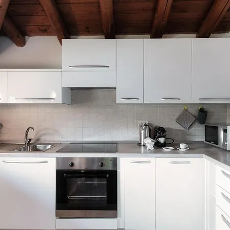 Apartment Venus And Mars - By Myhomeincomo Como